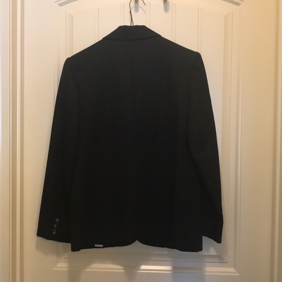 Perfect one button black blazer! - Picture 4 of 4